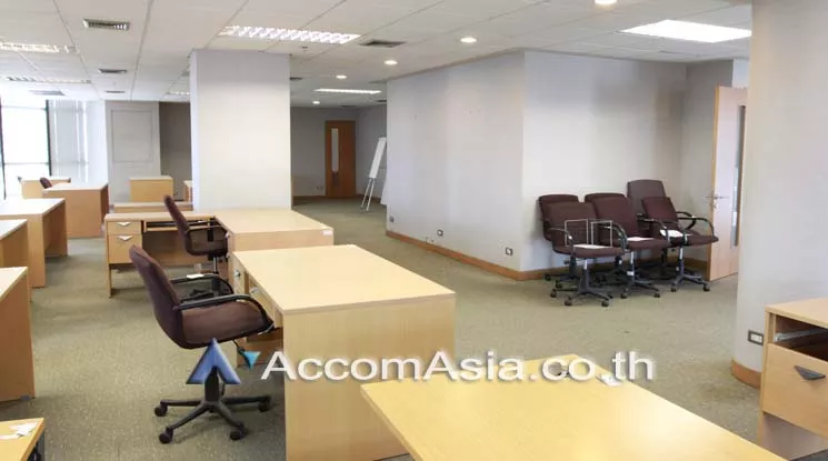 8  Office Space For Rent in Sukhumvit ,Bangkok BTS Ekkamai at Modern Town Building AA17506